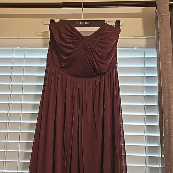 Bridesmaid Dress Floor Length Strapless Convertable Straps Pleated Wine Size 8 - Picture 2 of 6